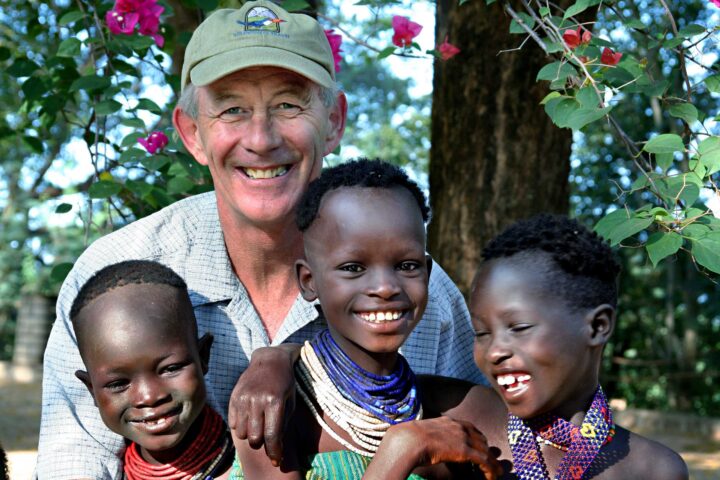 A guided and three Ethiopian children.