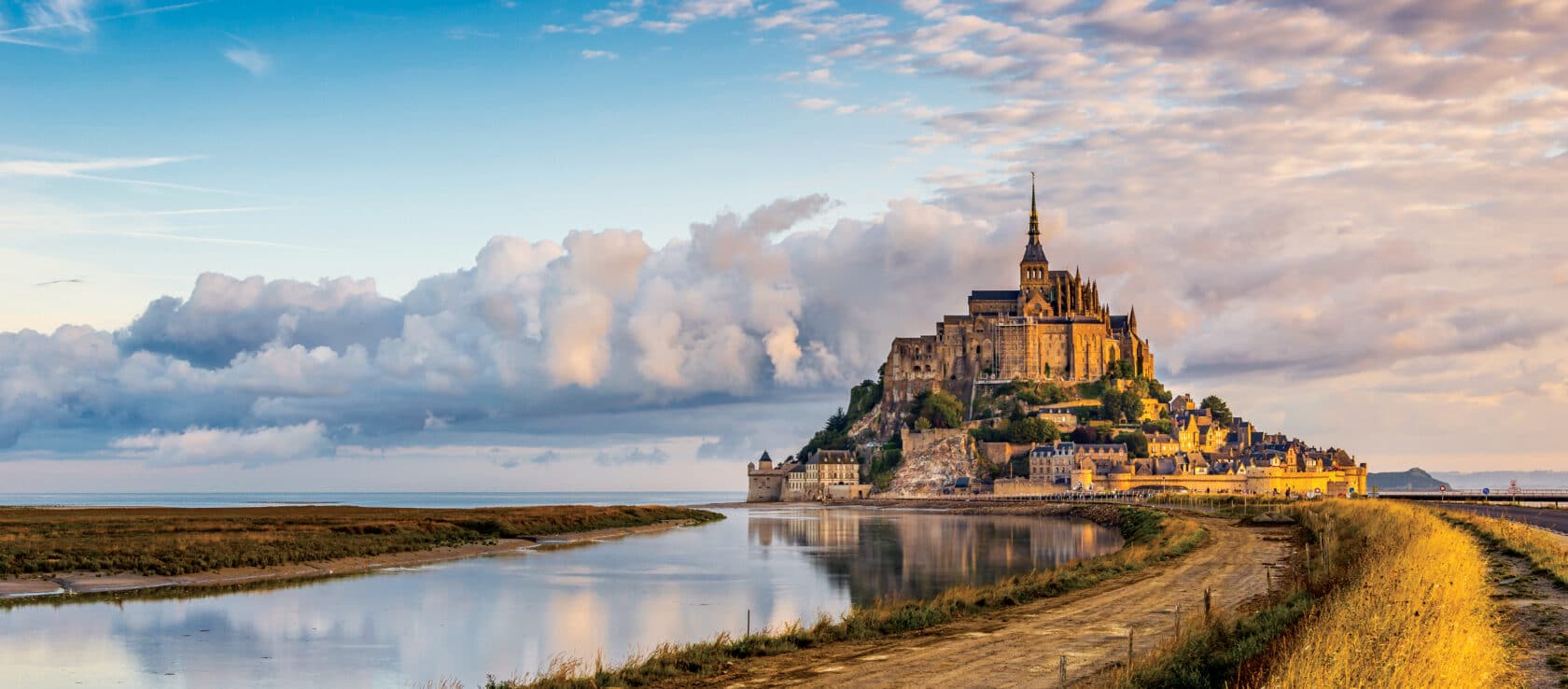 Panoramic view at morning Mont Saint-Michel