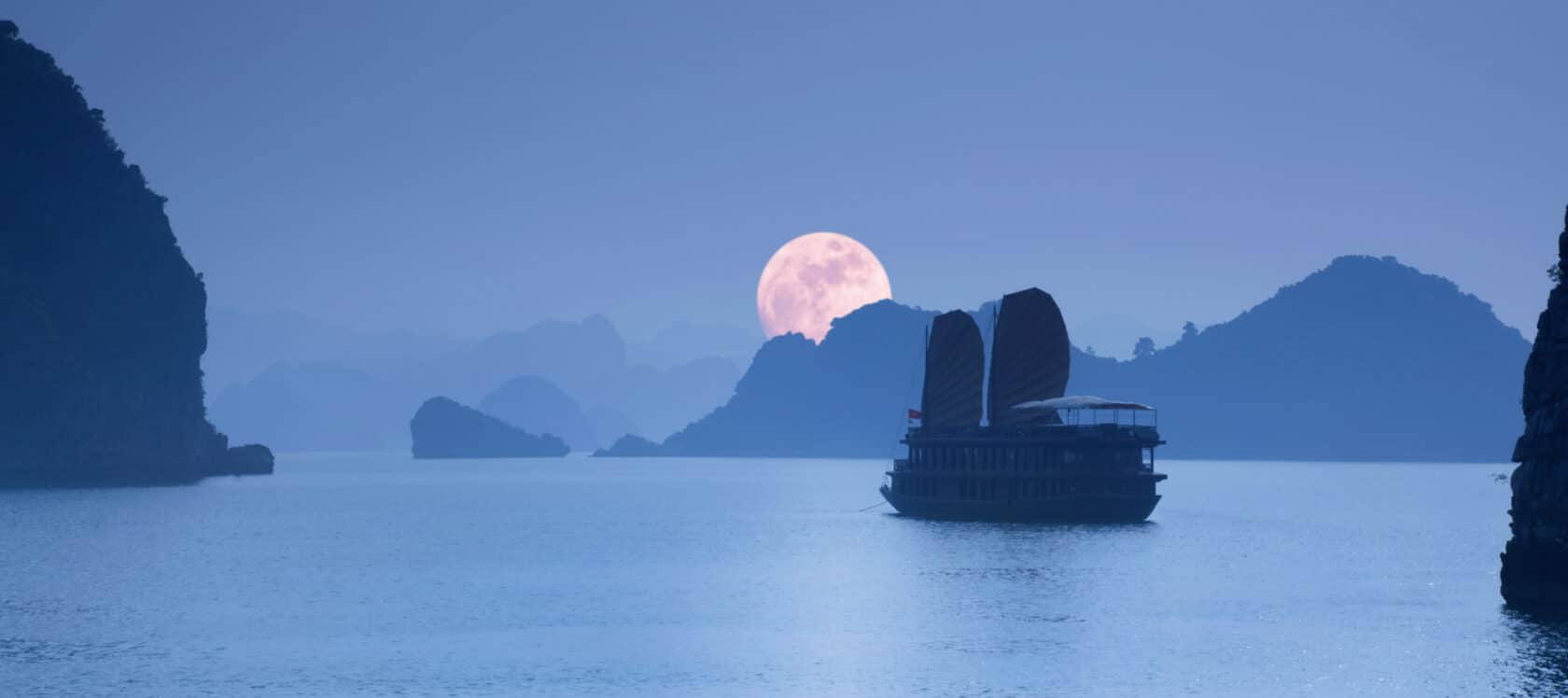 Moonrise over Halong Bay, at dusk